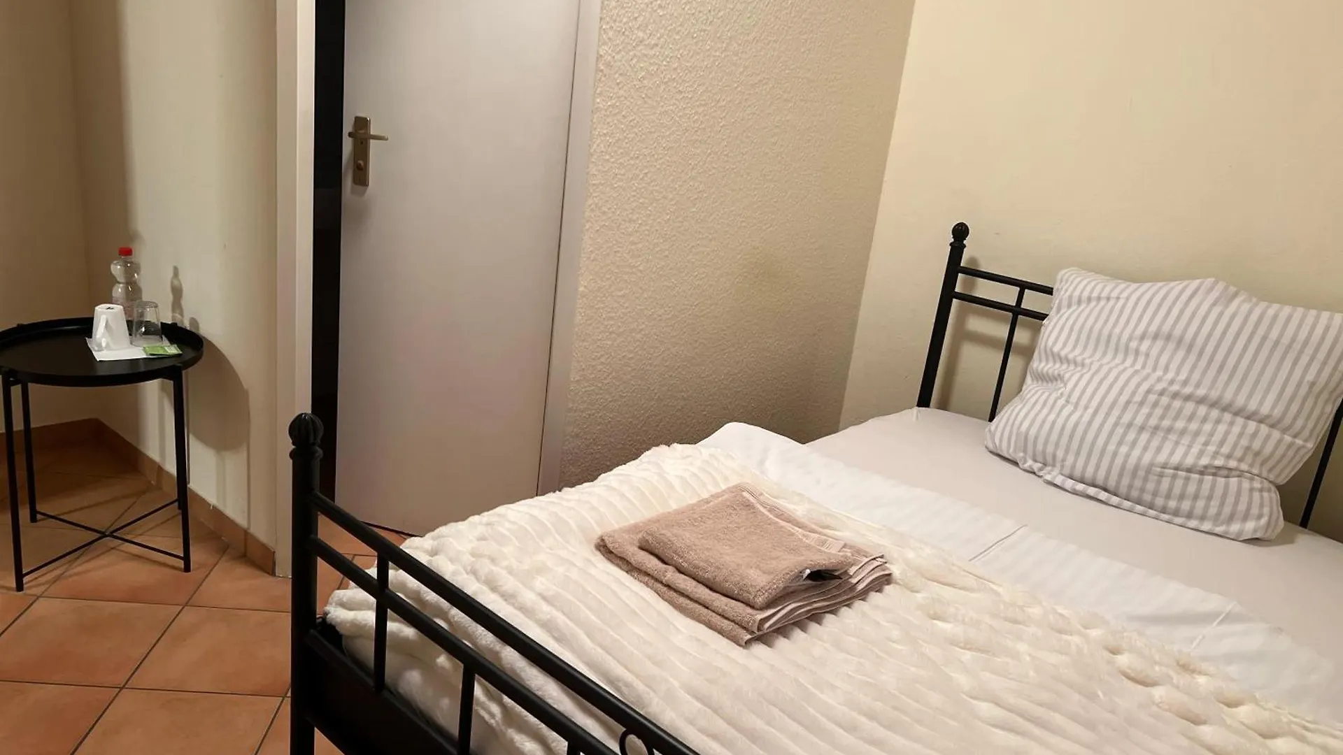 Hs Hotel Amburgo 0*,  Germania